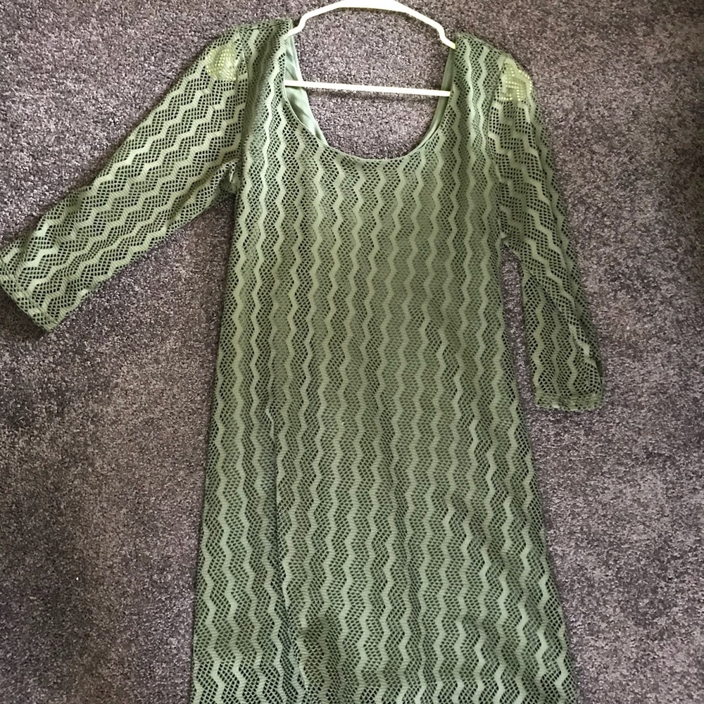 green dress